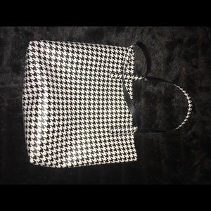 Black and white print shoulder bag